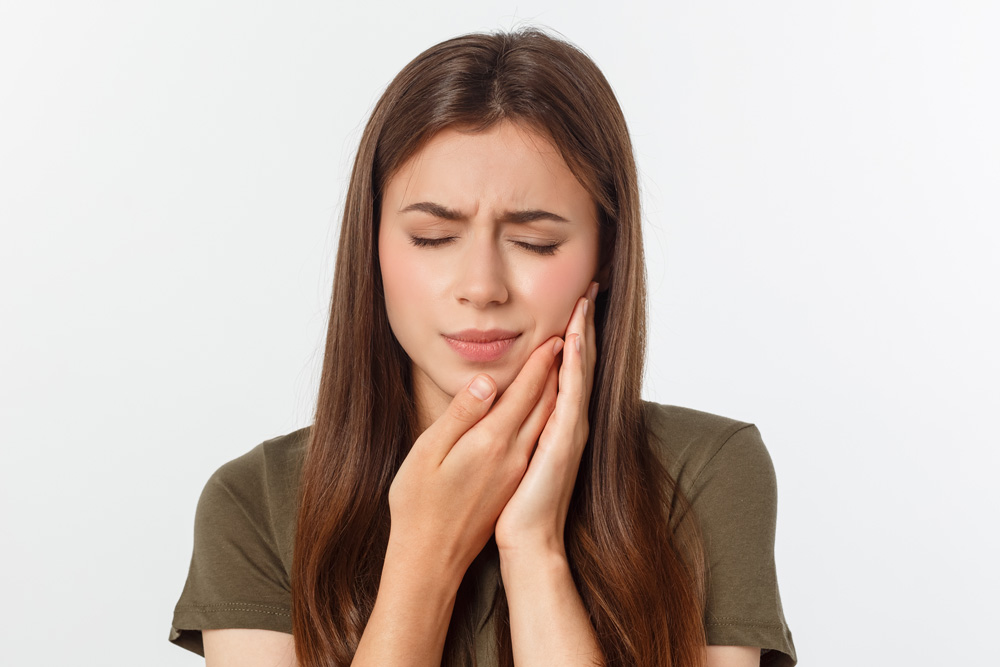 Treating tooth cracks or fractures with dental experts in Arlington Heights, IL. Cracked Tooth in Arlington Heights, IL